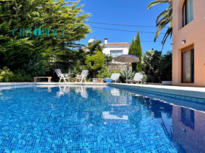 MOSCATEL Apartamento en Chalet con piscina compartida